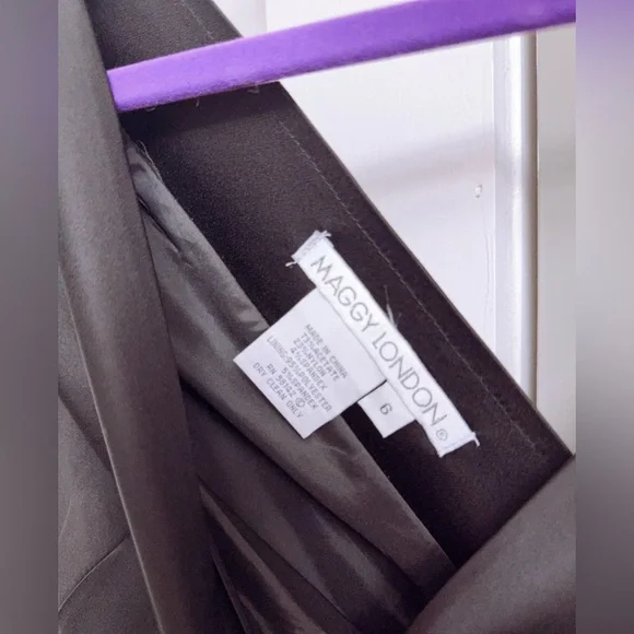 Maggie London Black V-Neck Cap Sleeve Cocktail Dress Size 6 - Picture 5 of 5